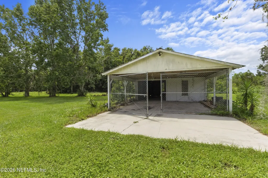 309 E River Road East Palatka FL 32131