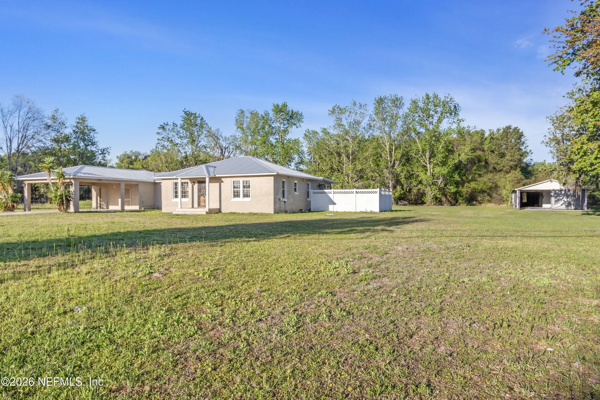 309 E River Road East Palatka FL 32131