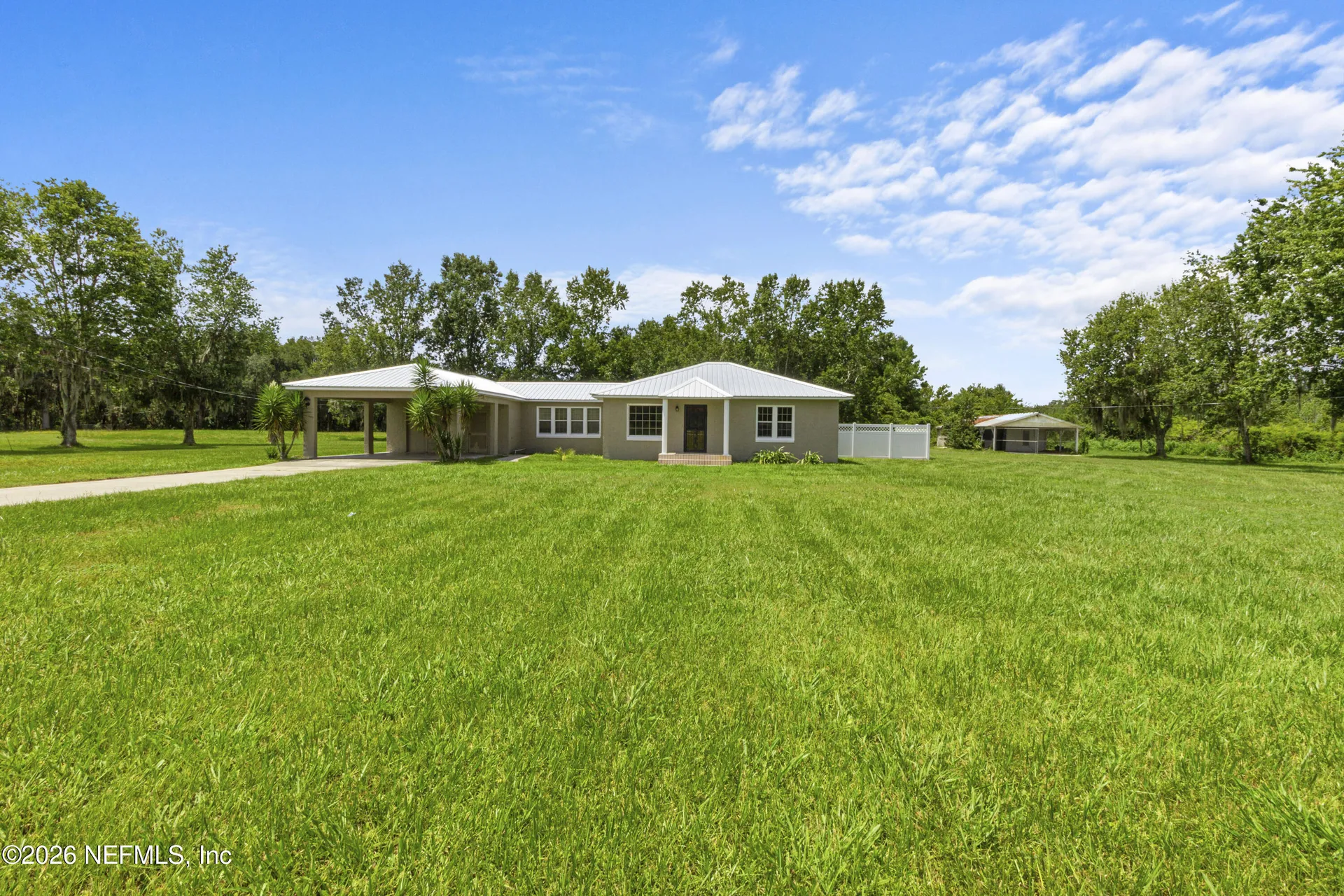 309 E River Road East Palatka FL 32131