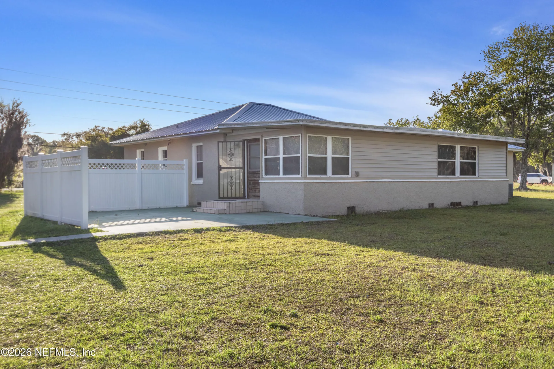 309 E River Road East Palatka FL 32131