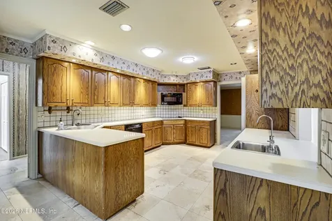 8691 San Servera Drive W Jacksonville FL 32217