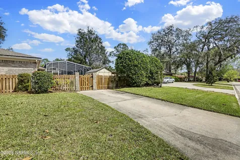 8691 San Servera Drive W Jacksonville FL 32217