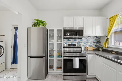 3675 Oak Street Jacksonville FL 32205