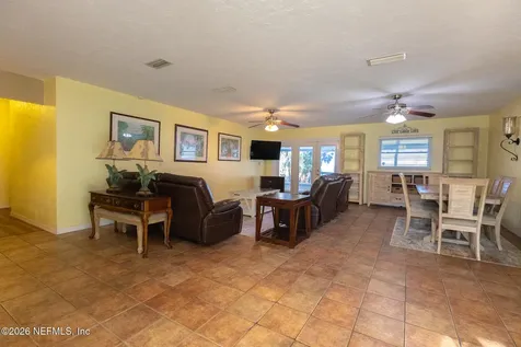 102 Lake Avenue Crescent City FL 32112