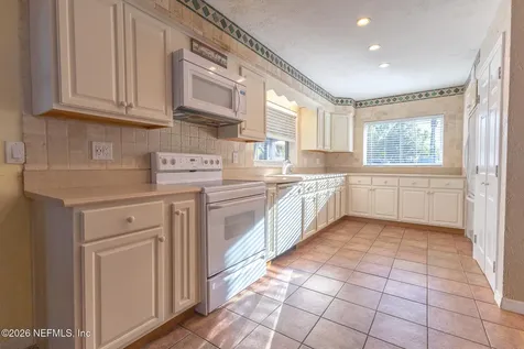 102 Lake Avenue Crescent City FL 32112