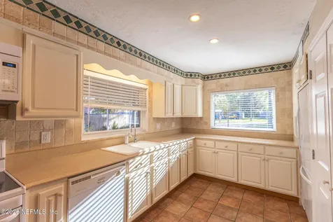 102 Lake Avenue Crescent City FL 32112