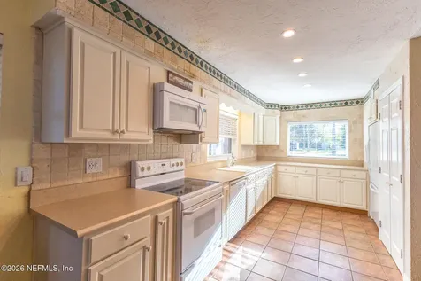 102 Lake Avenue Crescent City FL 32112