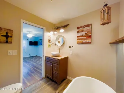 102 Lake Avenue Crescent City FL 32112