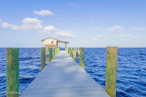 102 Lake Avenue Crescent City FL 32112