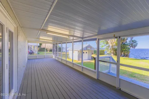 102 Lake Avenue Crescent City FL 32112