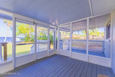 102 Lake Avenue Crescent City FL 32112