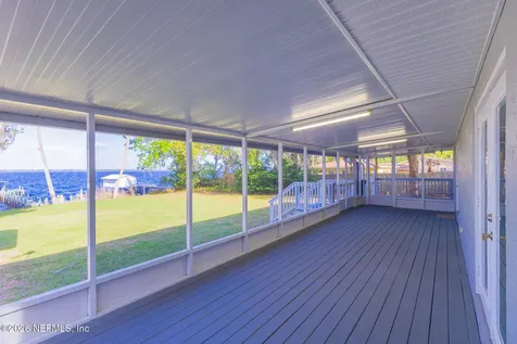102 Lake Avenue Crescent City FL 32112