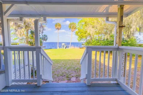 102 Lake Avenue Crescent City FL 32112