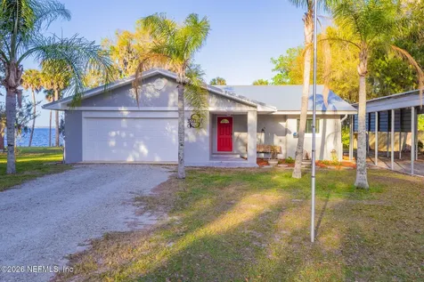102 Lake Avenue Crescent City FL 32112
