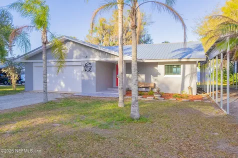 102 Lake Avenue Crescent City FL 32112