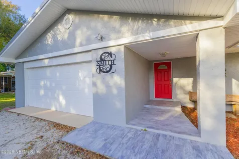 102 Lake Avenue Crescent City FL 32112