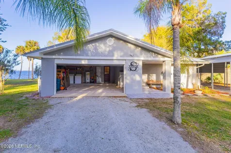 102 Lake Avenue Crescent City FL 32112