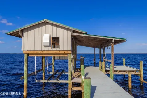 102 Lake Avenue Crescent City FL 32112