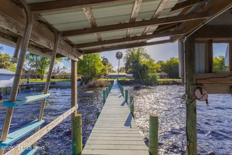 102 Lake Avenue Crescent City FL 32112