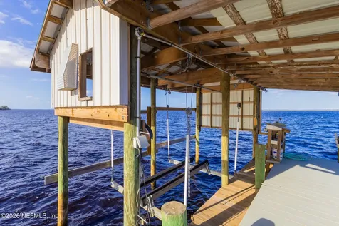 102 Lake Avenue Crescent City FL 32112