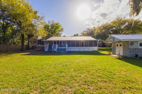 102 Lake Avenue Crescent City FL 32112