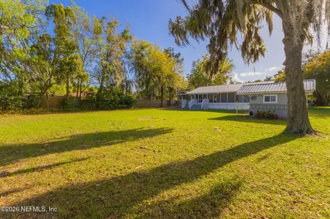 102 Lake Avenue Crescent City FL 32112