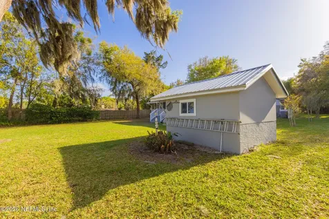 102 Lake Avenue Crescent City FL 32112