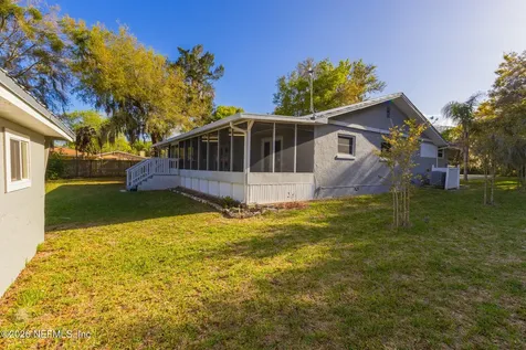102 Lake Avenue Crescent City FL 32112