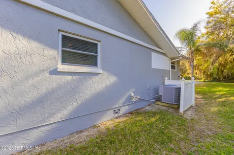 102 Lake Avenue Crescent City FL 32112