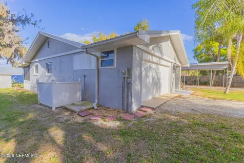102 Lake Avenue Crescent City FL 32112