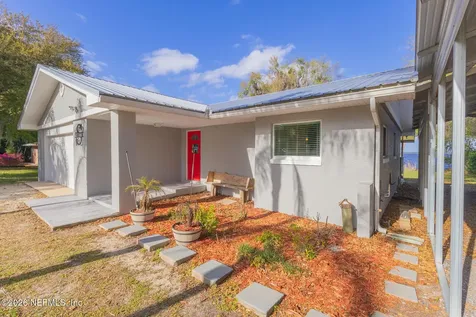 102 Lake Avenue Crescent City FL 32112