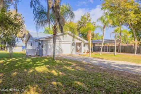 102 Lake Avenue Crescent City FL 32112