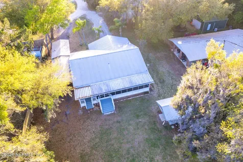 102 Lake Avenue Crescent City FL 32112