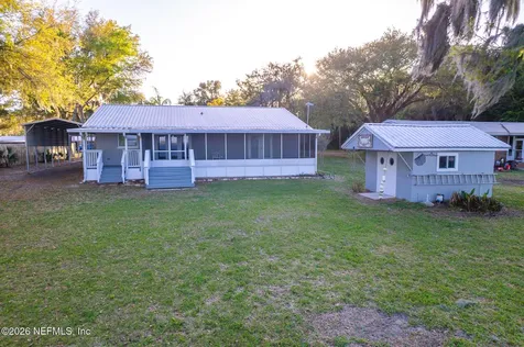 102 Lake Avenue Crescent City FL 32112