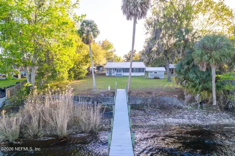 102 Lake Avenue Crescent City FL 32112