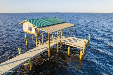 102 Lake Avenue Crescent City FL 32112