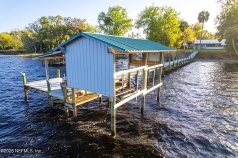 102 Lake Avenue Crescent City FL 32112