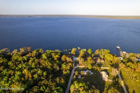 102 Lake Avenue Crescent City FL 32112