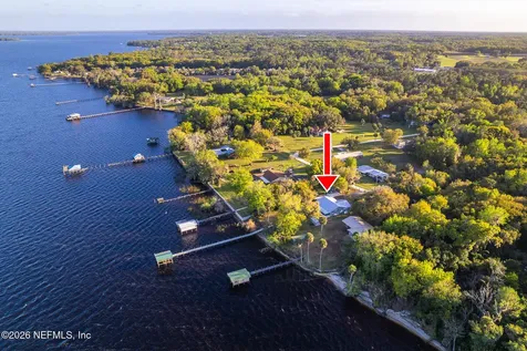 102 Lake Avenue Crescent City FL 32112