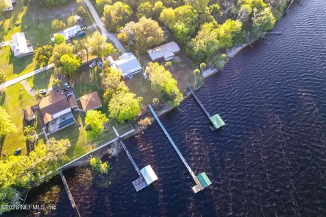 102 Lake Avenue Crescent City FL 32112