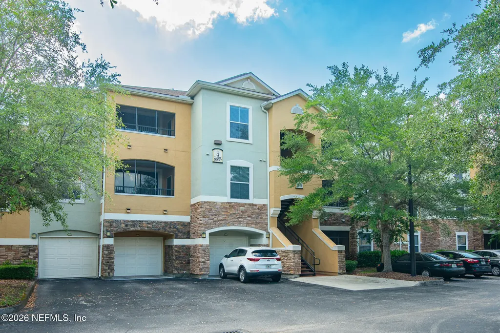8539 Gate Parkway Jacksonville FL 32216