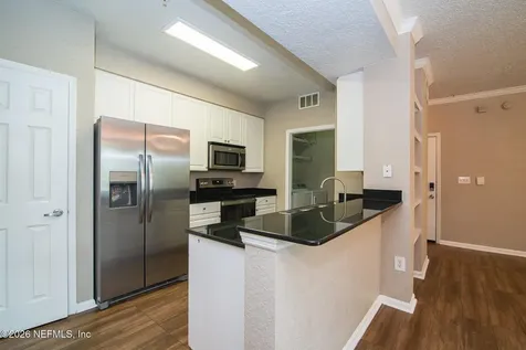 8539 Gate Parkway Jacksonville FL 32216
