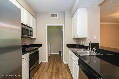 8539 Gate Parkway Jacksonville FL 32216