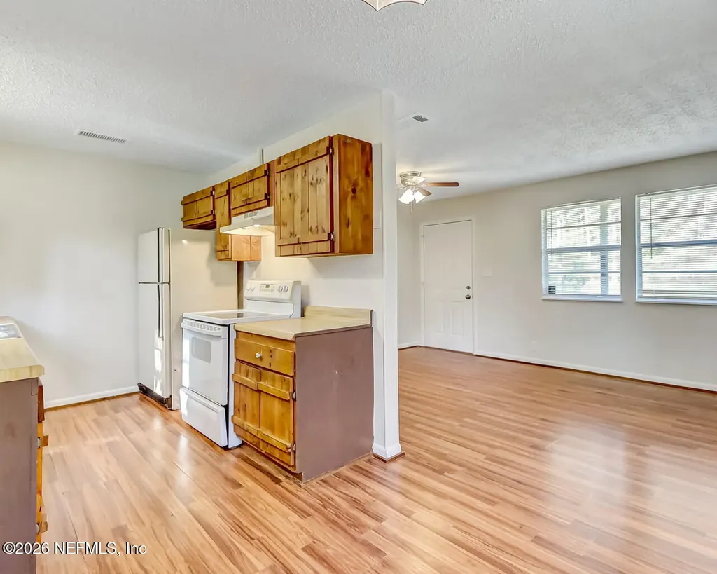 20 N Dolphin Avenue Middleburg FL 32068