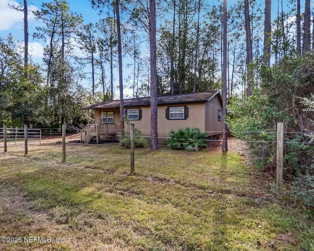 20 N Dolphin Avenue Middleburg FL 32068