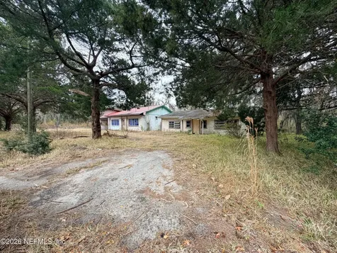 435 W River Road Palatka FL 32177