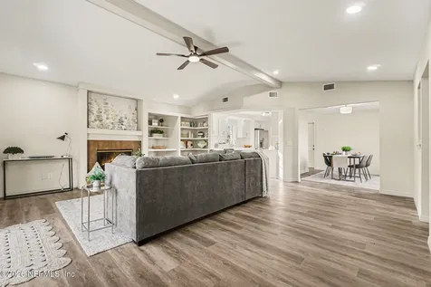8055 Stargrass Court Jacksonville FL 32210