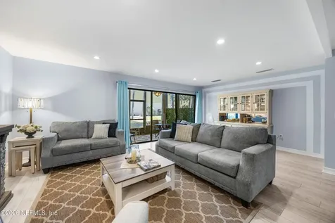 7852 Playa Del Rey Court Jacksonville FL 32256