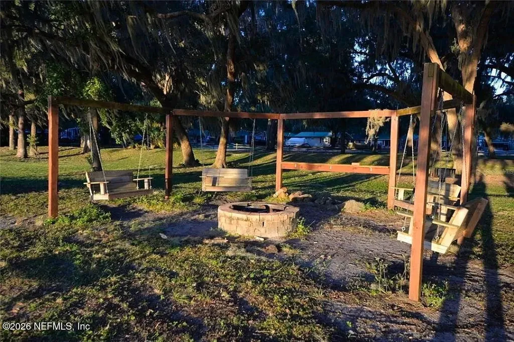 25321 NE 141st Street Fort Mccoy FL 32134