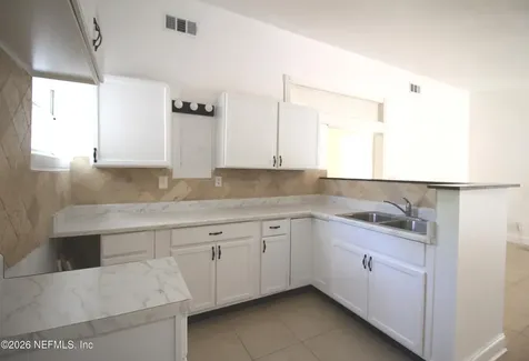 1304 King Arthur Road Jacksonville FL 32211